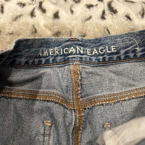 American Eagle blue distressed mom jeans Size 6 Grunge Retro Y2K - Picture 4 of 9